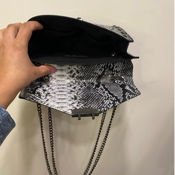 Gray Vegan Leather Snake Print Badgley Mischa Small Shoulder Purse Chain Rivet - Picture 10 of 14